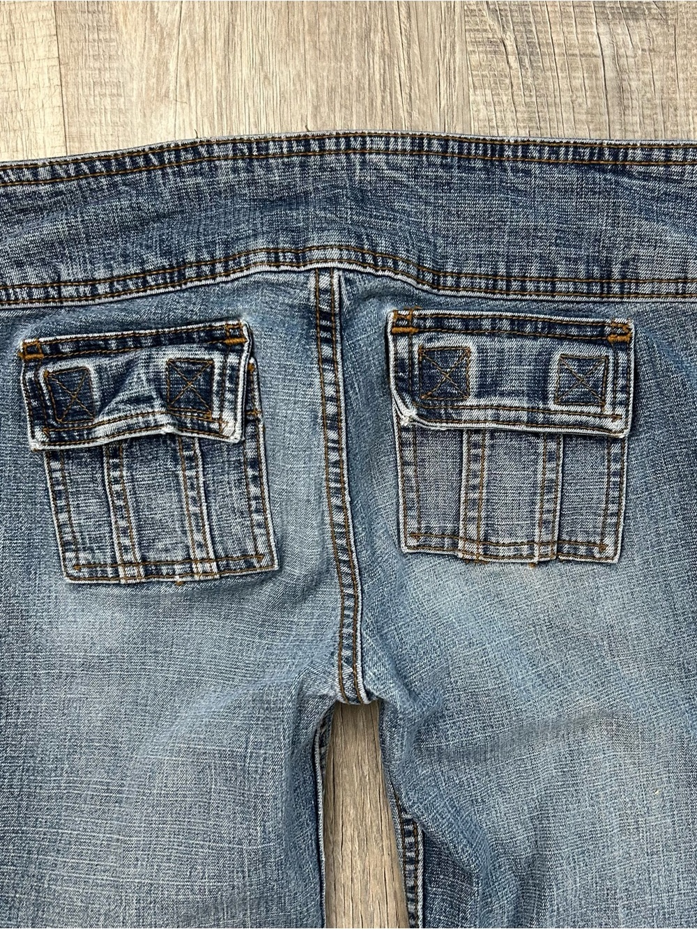 Y2K vintage L.E.I Low Rise Flare Jeans Size 1 with Velcro Pockets EUC - Picture 10 of 10